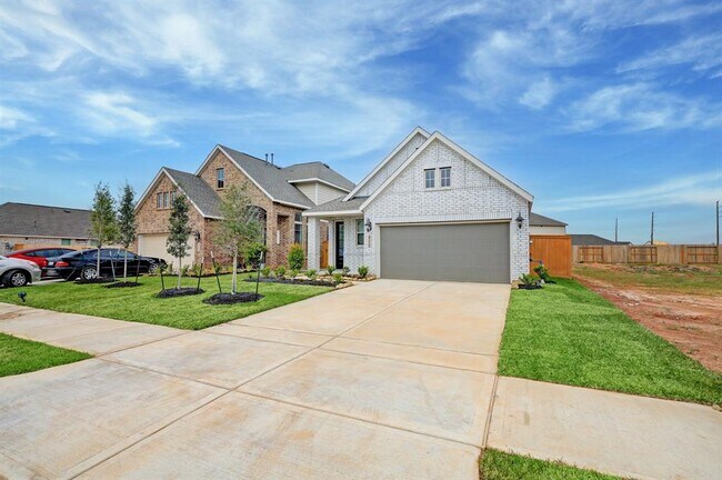 Building Photo - 27022 Lanes Dr