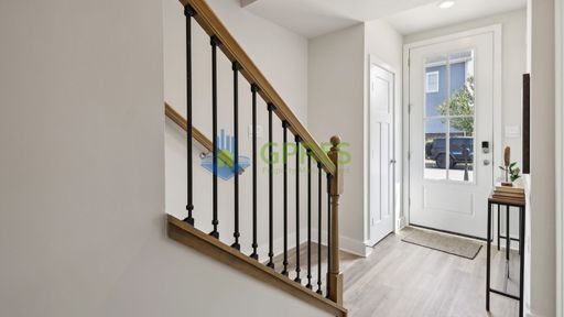 Foto del edificio - Upscale 3BR Townhome with Study, 2-Car Garage & Modern Finishes in McCandless Square
