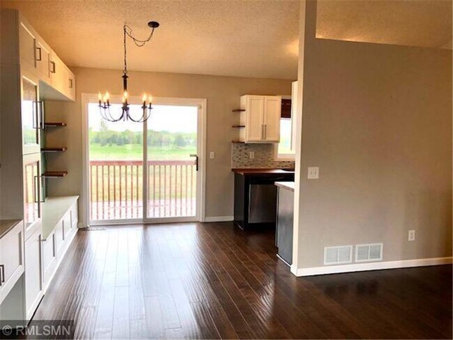Building Photo - 2051 Brittany Ct