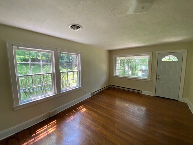 Foto del edificio - 461 Shady St