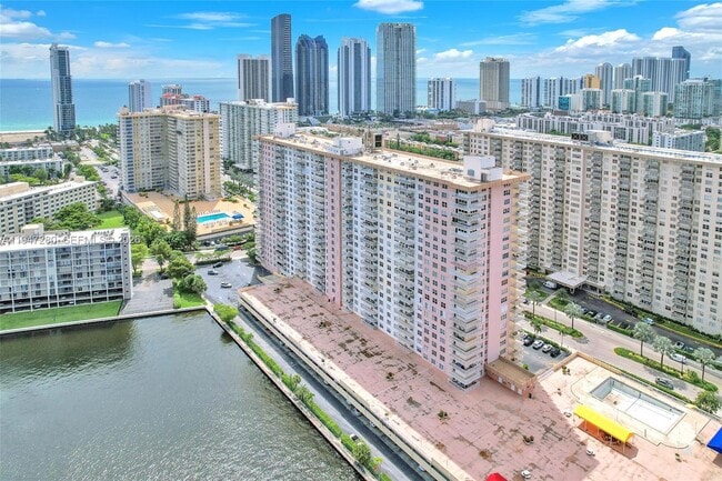 Foto del edificio - 251 174th St