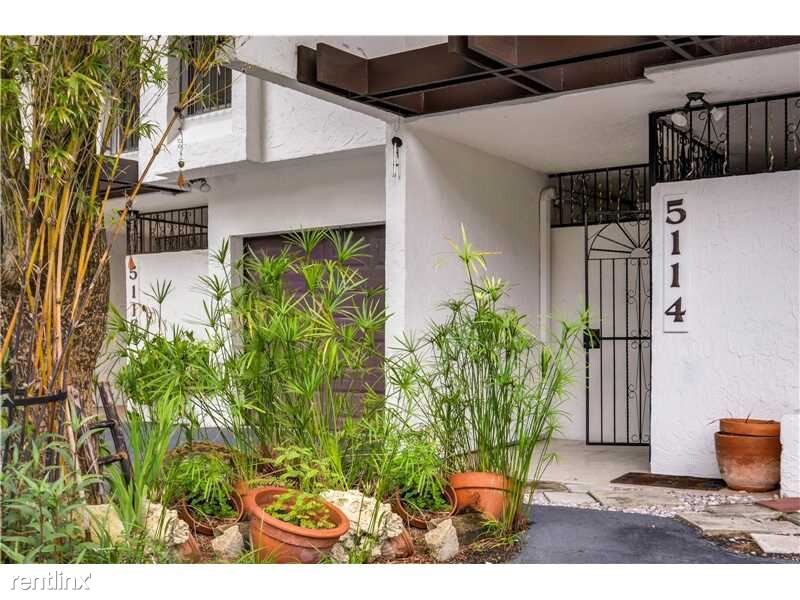 Foto principal - 5114 SW 72nd Ave