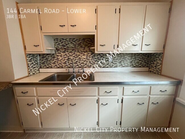 Building Photo - 144 Carmel Rd