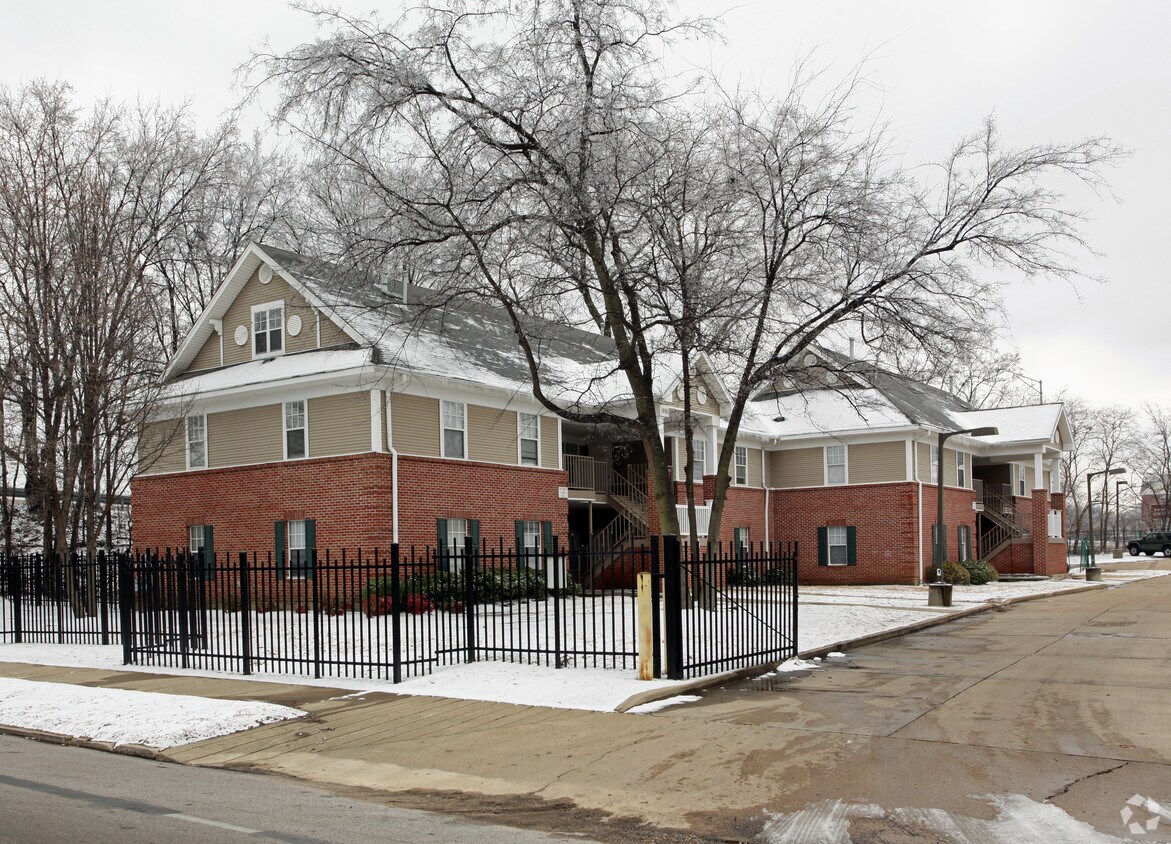 Foto principal - Idlewild Court Apartments