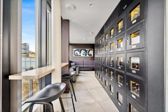 Building Photo - Gridiron - 2 bedrooms