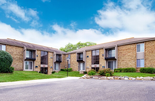 Building Photo - College Square Apartments