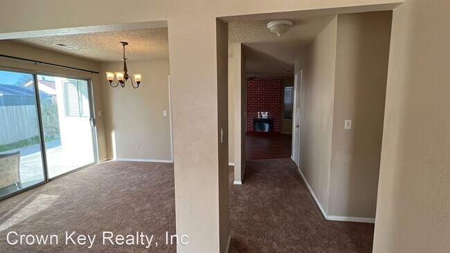 Foto del edificio - 4 br, 2 bath House - 831 Tennis Lane