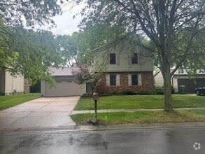 Building Photo - 2975 Stillmeadow Dr