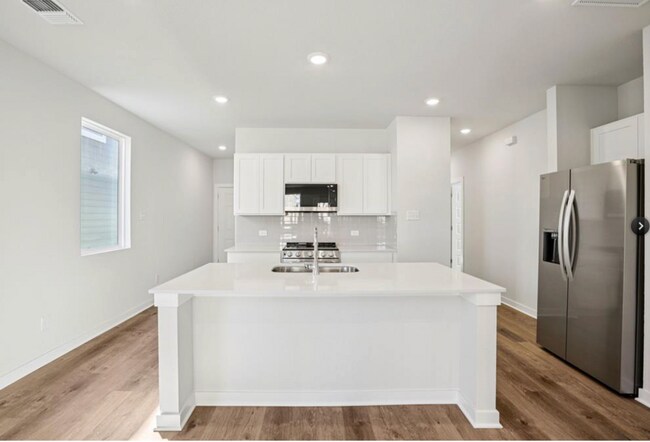 Building Photo - 113 Cutleaf Cv