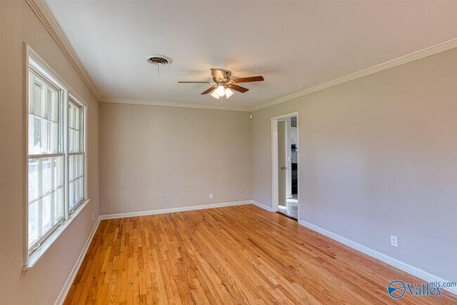 Foto del edificio - 2606 Bridge Rd NW