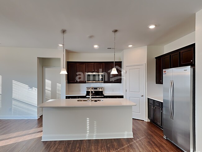 Building Photo - 124 Twin River Dr