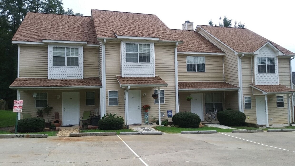 Primary Photo - Lovely Jasper Townhome