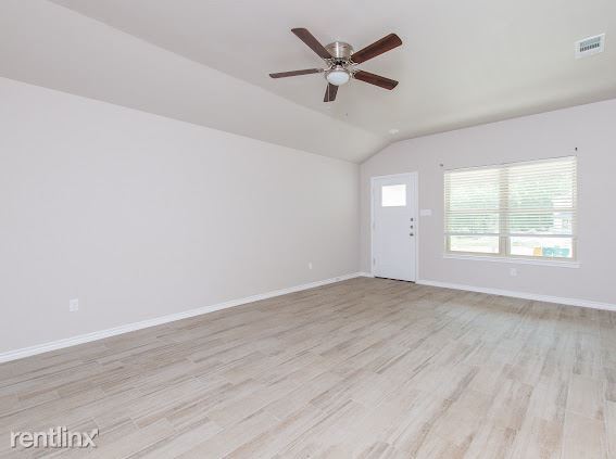 Building Photo - 3 br, 2 bath Duplex - 2541 Leroy Lane B