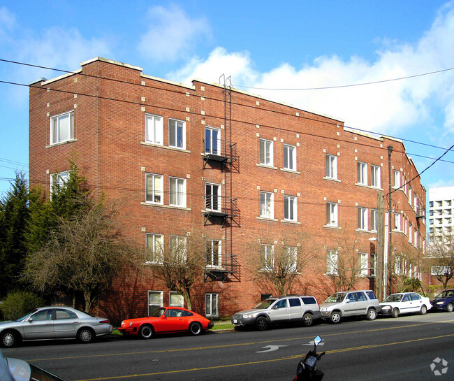 Building Photo - The Broadway Apartments