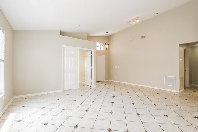 Foto del edificio - 13720 Meadowpark Ave