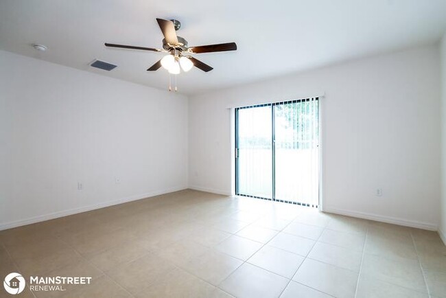 Foto del edificio - 8615 Silverbell Loop