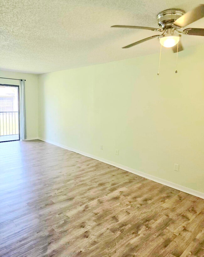 Building Photo - 1029 Regency Dr