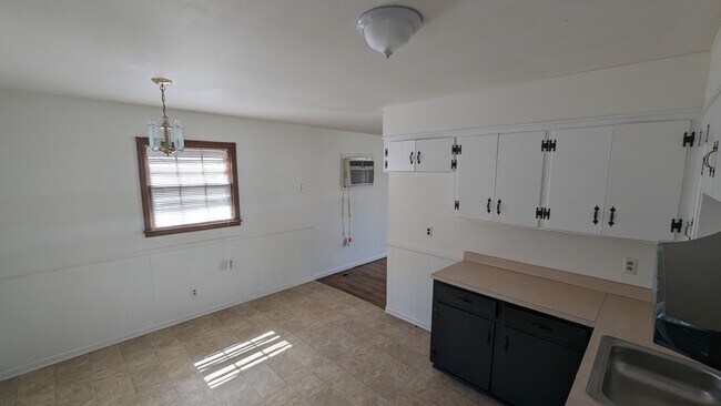 Foto del edificio - Detached Garage -2 Bedroom 1 Bath house- Drayton Mills Area