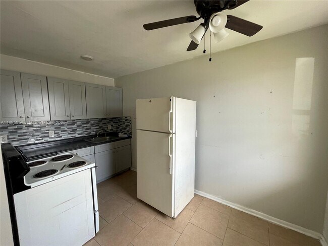 Foto del edificio - 801 N H St