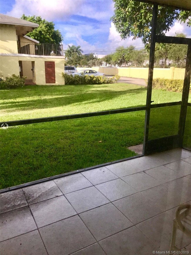 Foto del edificio - 905 Southridge Rd