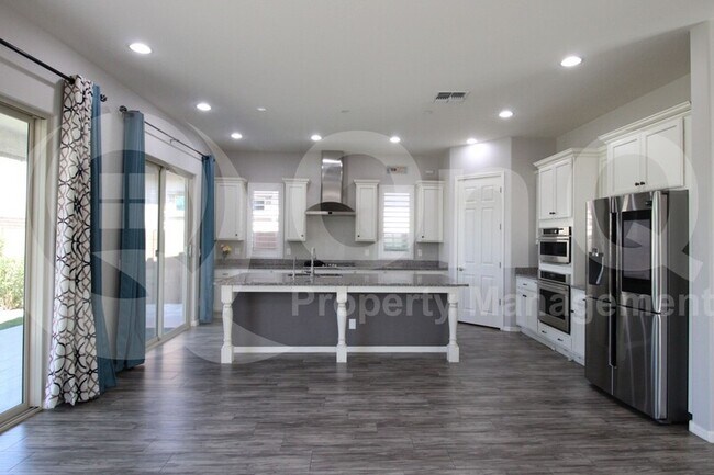 Foto del edificio - 22510 N 102nd Ave