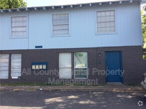 Building Photo - 1915 Hearthstone Dr