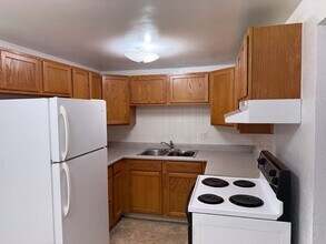 Building Photo - 979 Upham Ct