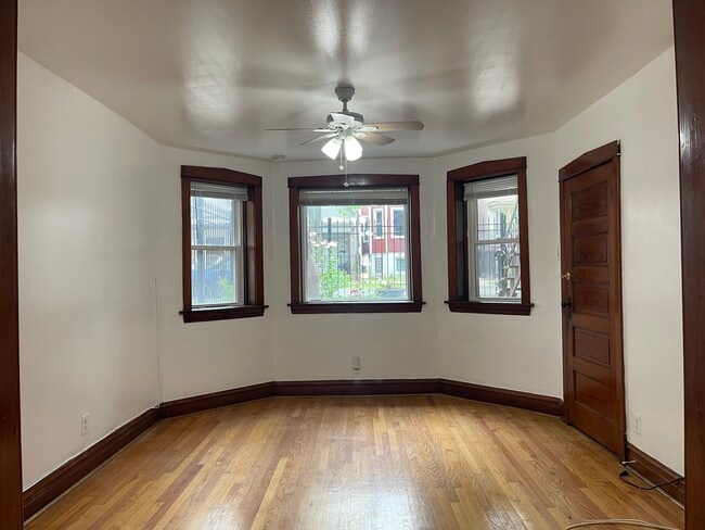 Building Photo - 3724 W Lyndale St