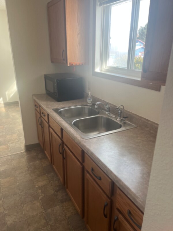 Foto del edificio - 5611 Hillview Way