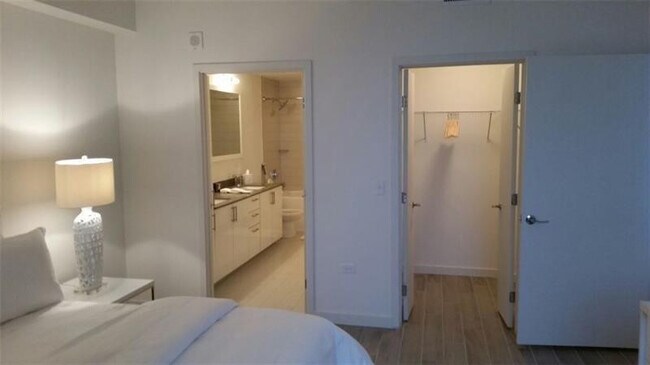 Foto del edificio - 999 SW 1st Ave