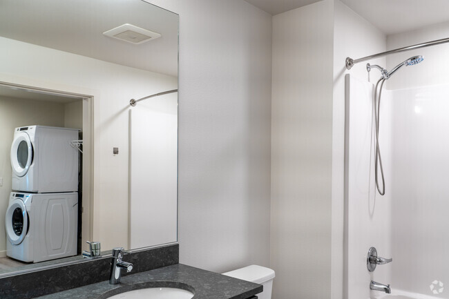 1BR, 1BA, - 661SF - Bathroom - Aria