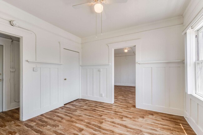 Foto del edificio - 1026 W 22nd St