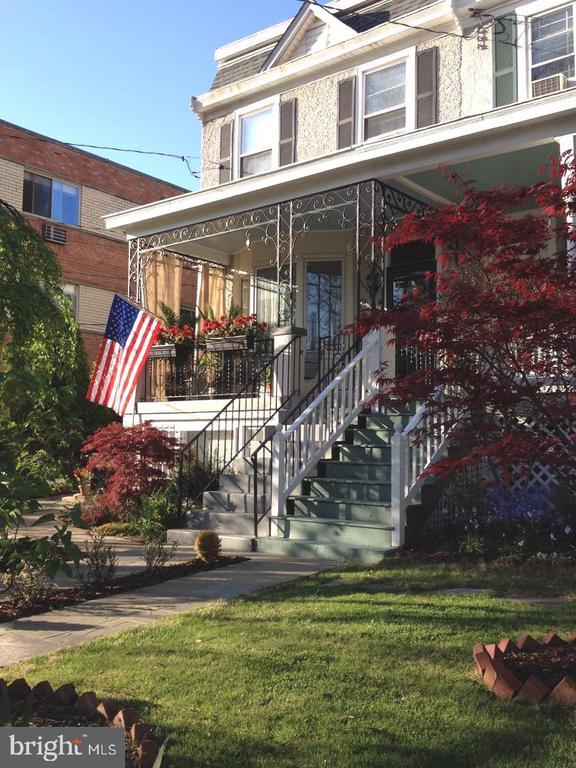 Building Photo - 4459 MacArthur Blvd NW