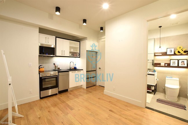 Foto del edificio - 1 br, 1 bath Apartment - 1631 Pacific St 1A