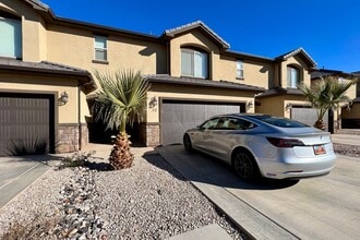 Building Photo - 2520 Blackhawk Dr