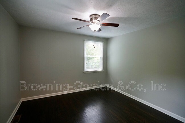 Building Photo - 363 Strasser Dr