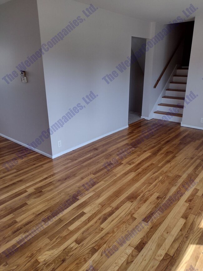 Building Photo - 1804 Rebecca Dr