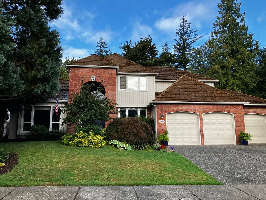 Beautiful Murray Franklin home in a highly desirable neighborable - 4615 191st Pl NE
