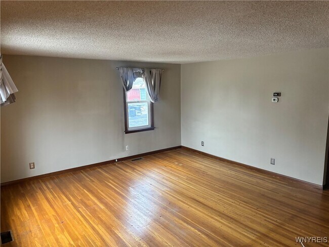 Foto del edificio - 194 Boncroft Dr