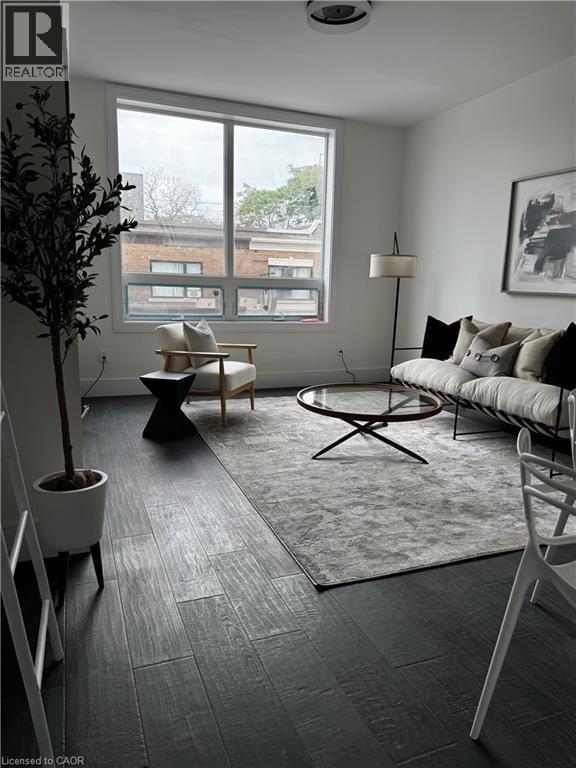 Building Photo - 307 Barton St E