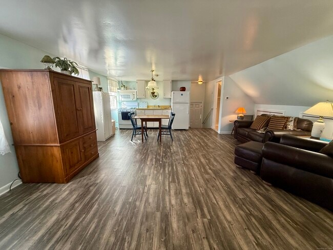 Building Photo - 176 Pocono Rd