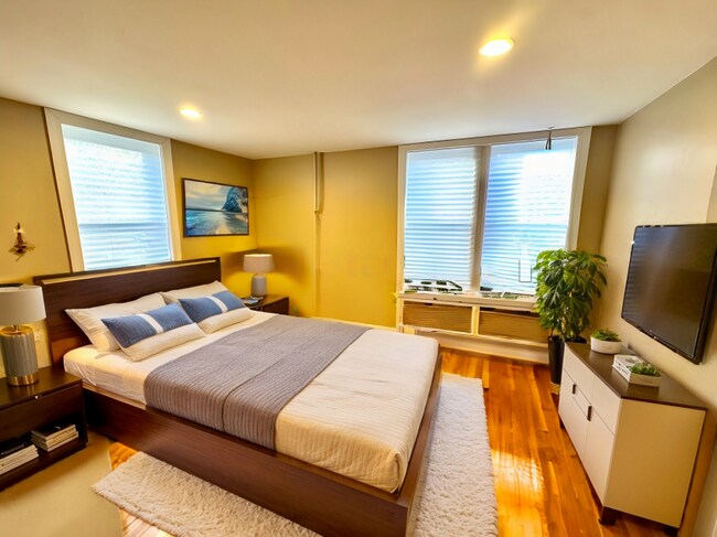Building Photo - 3 bedroom in Brookline MA 02446