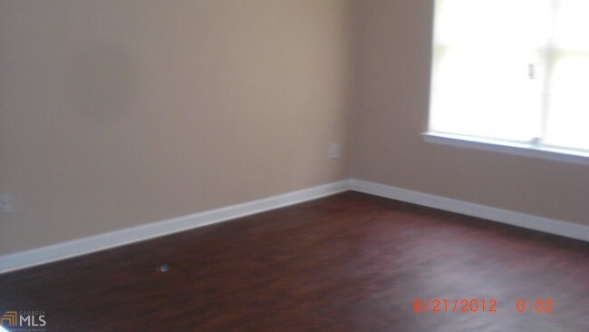 Building Photo - 35 Lakeside Cir