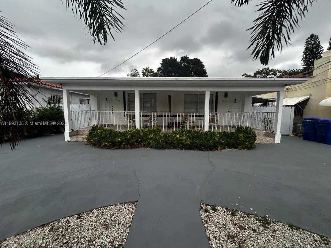 Foto principal - 1947 NW 33rd St