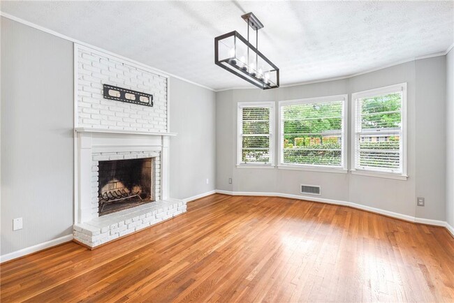 Foto del edificio - 5334 Harris Cir