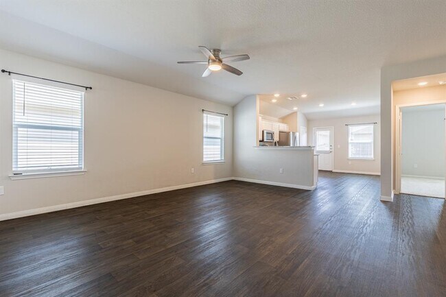 Foto del edificio - 14007 Levy Ln