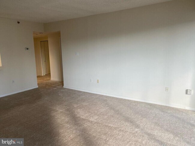 Foto del edificio - 1530 Key Blvd