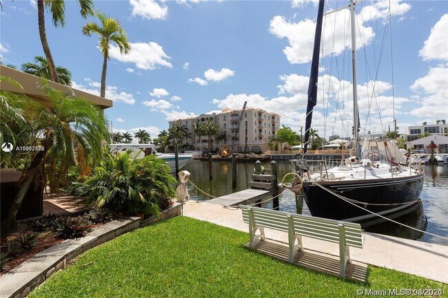 Building Photo - 111 Isle of Venice Dr