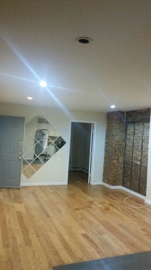 Building Photo - 160 Cornelia St