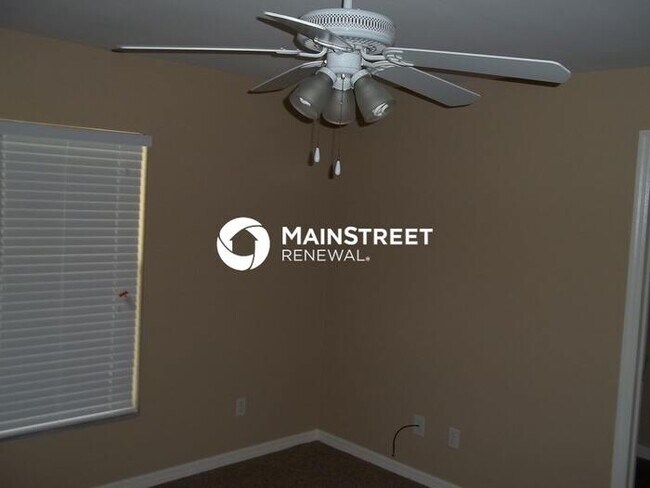 Building Photo - 3 Bedroom Pet-Friendly Home in LEHIGH ACRE...